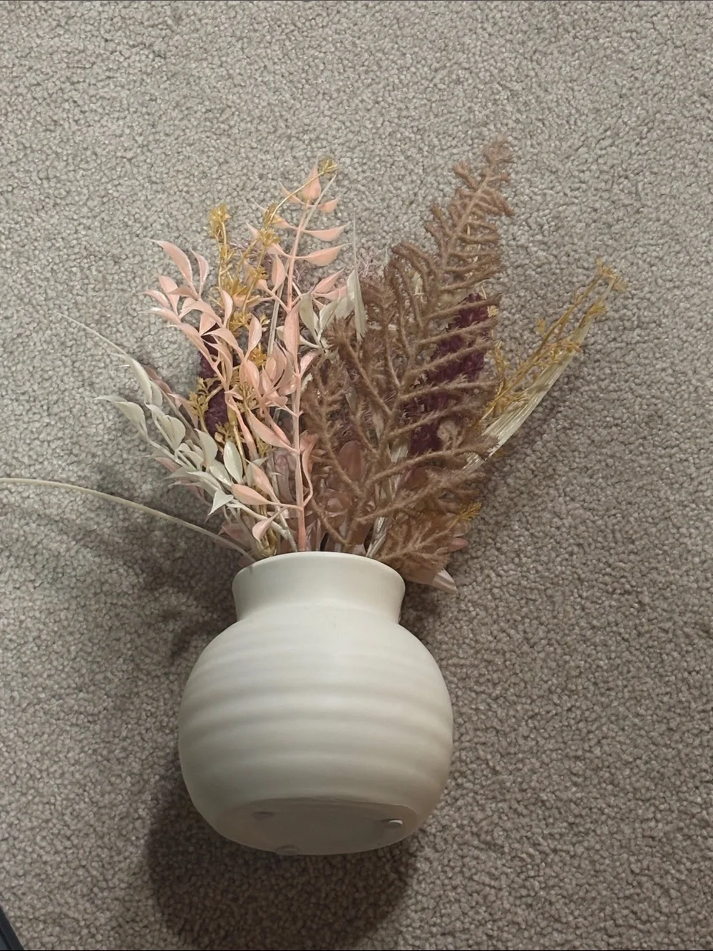 Neutral Cream Ceramic Ribbed Decorative Vase with Soft Dried Stems